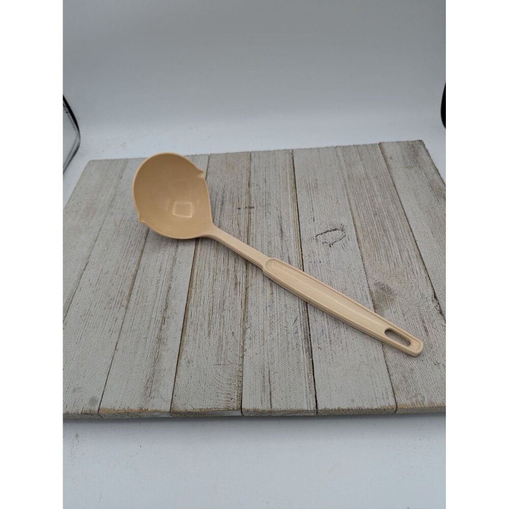 Ekco Almond Nylon Soup/Sauce Ladle USA Dishwasher Safe Kitchen Utensil 11"